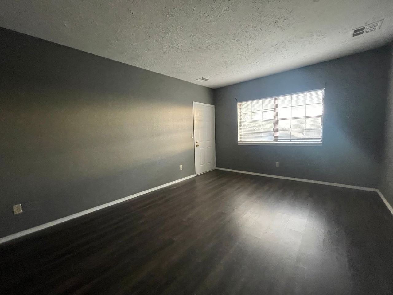 1103 Bird Rd #6 - Photo 3 of 6