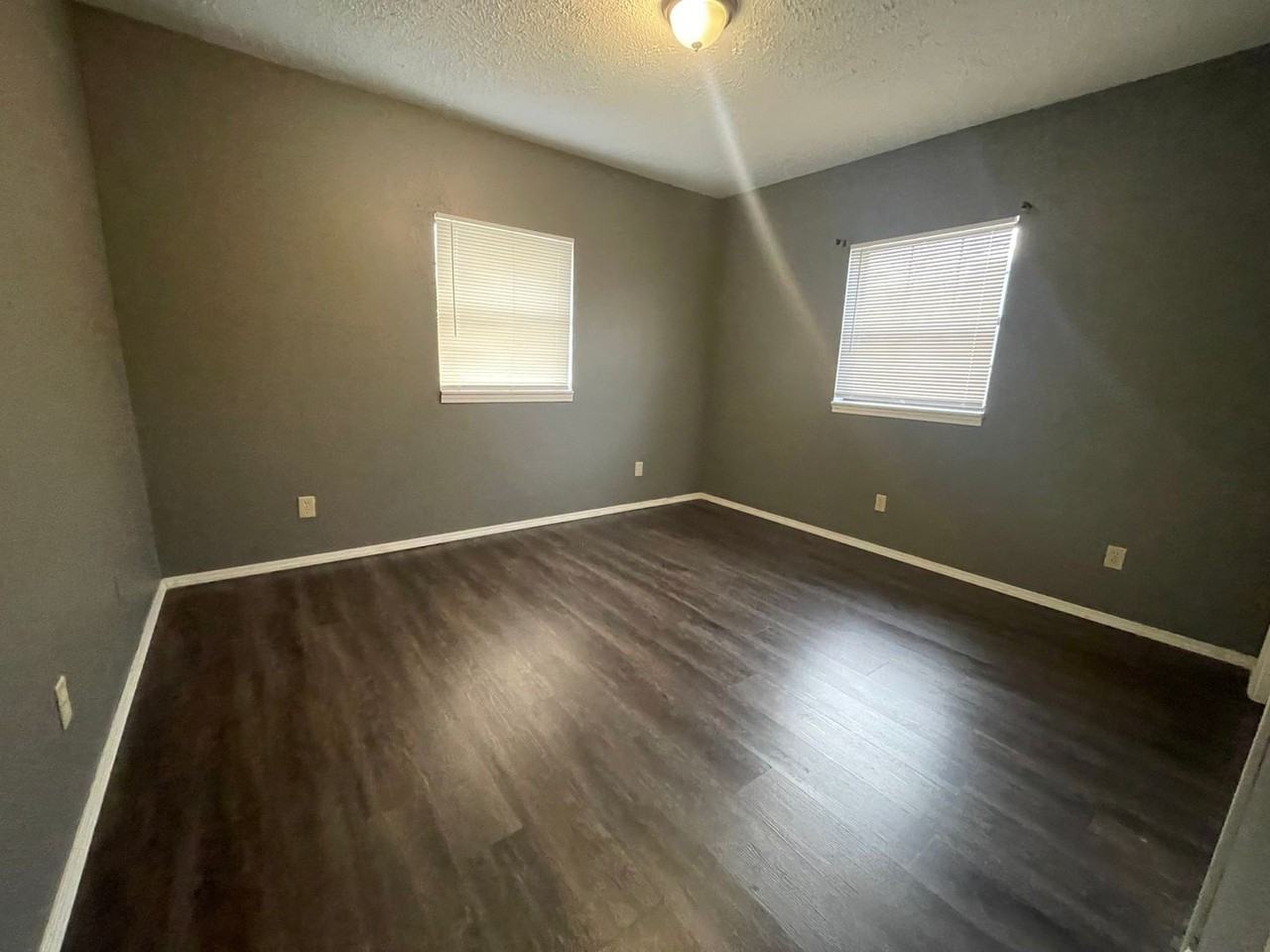 1103 Bird Rd #6 - Photo 5 of 6