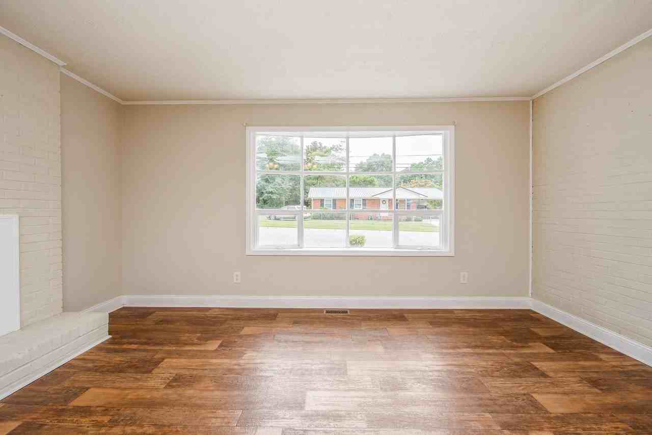 1203 Turnpike Rd - Photo 3 of 35