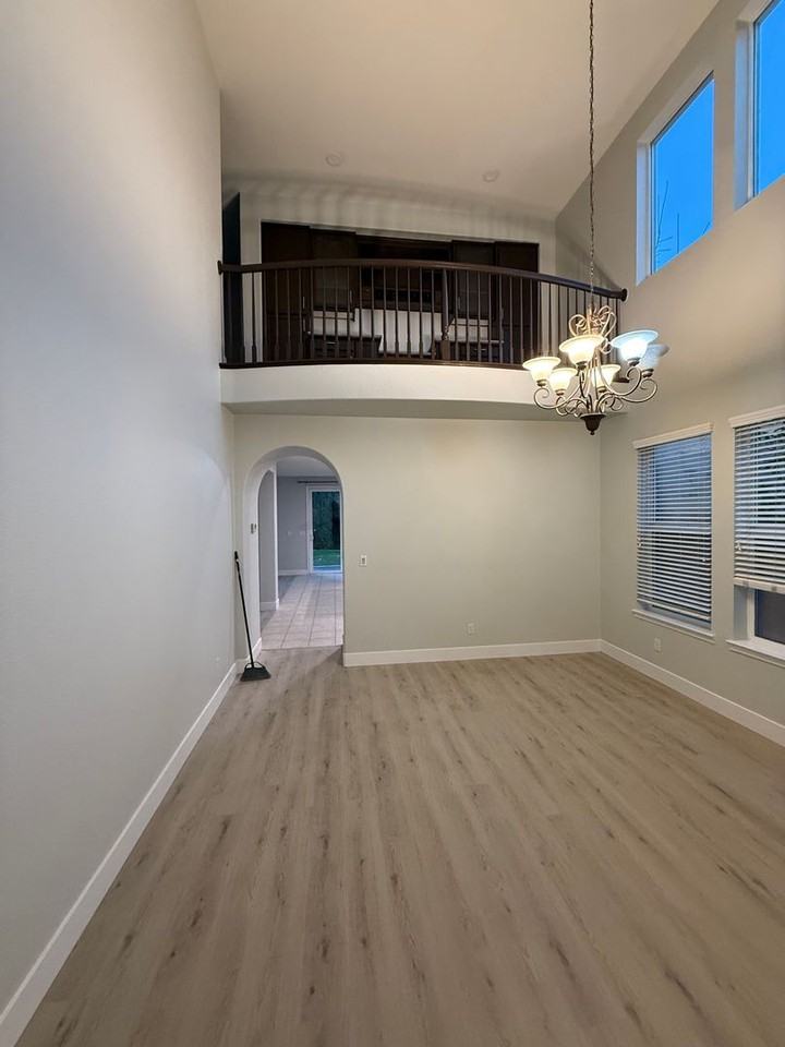 1207 Berry Creek Rd - Photo 2 of 13