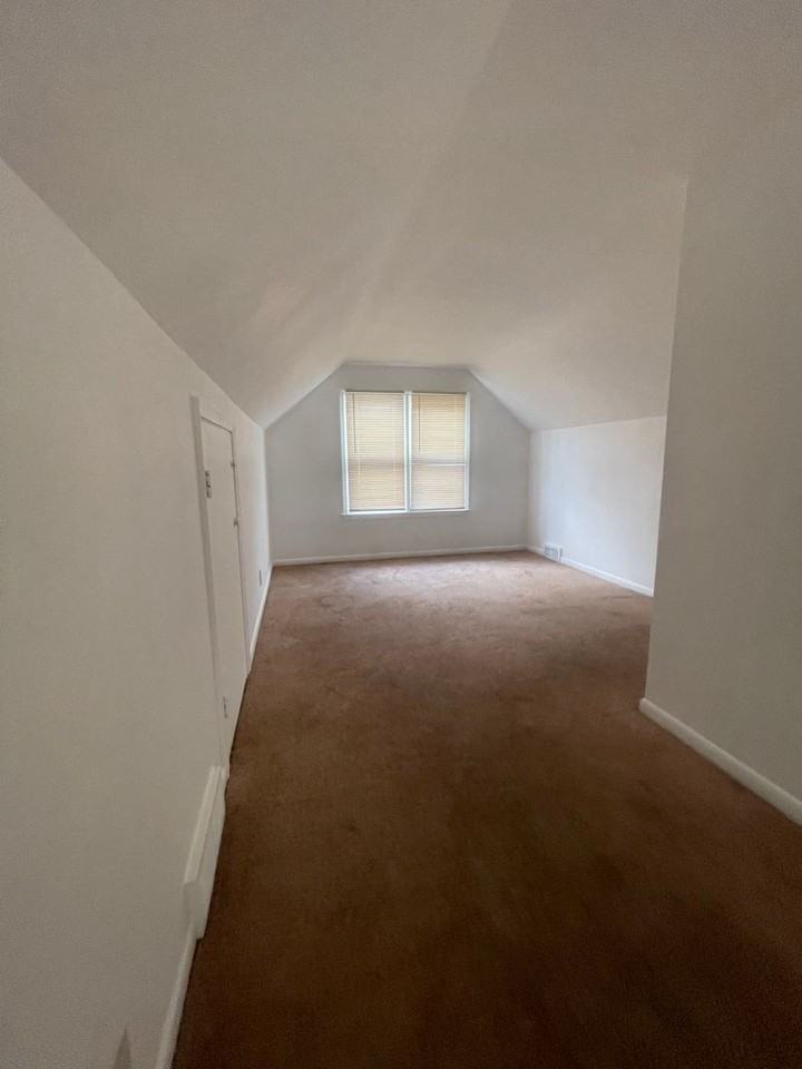 16600 Lamphere St - Photo 5 of 8