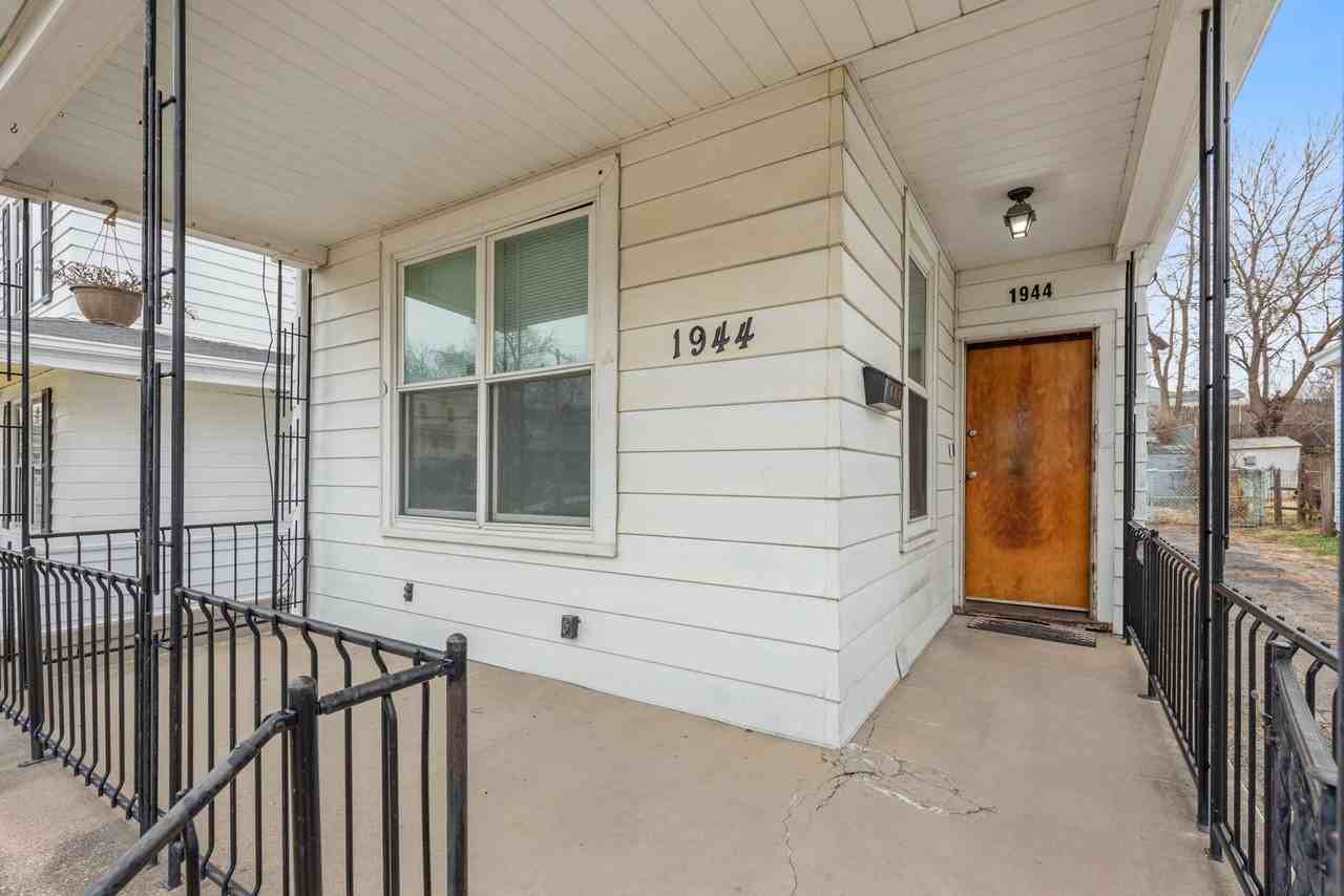 1944 Elm Ave - Photo 2 of 34