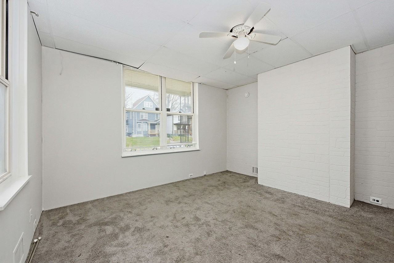 1944 Elm Ave - Photo 6 of 34