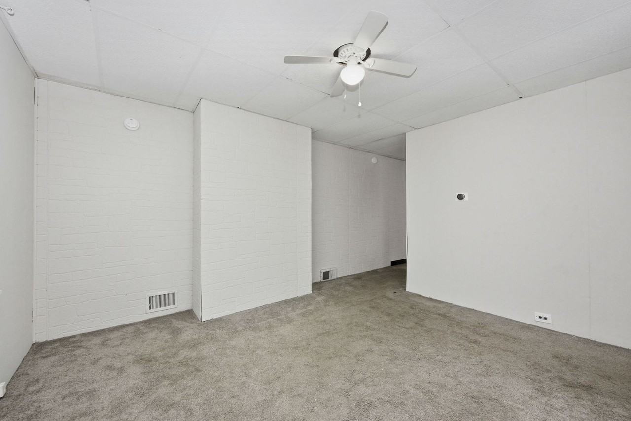 1944 Elm Ave - Photo 7 of 34