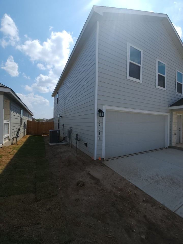 10018 Kersey Ml - Photo 3 of 32