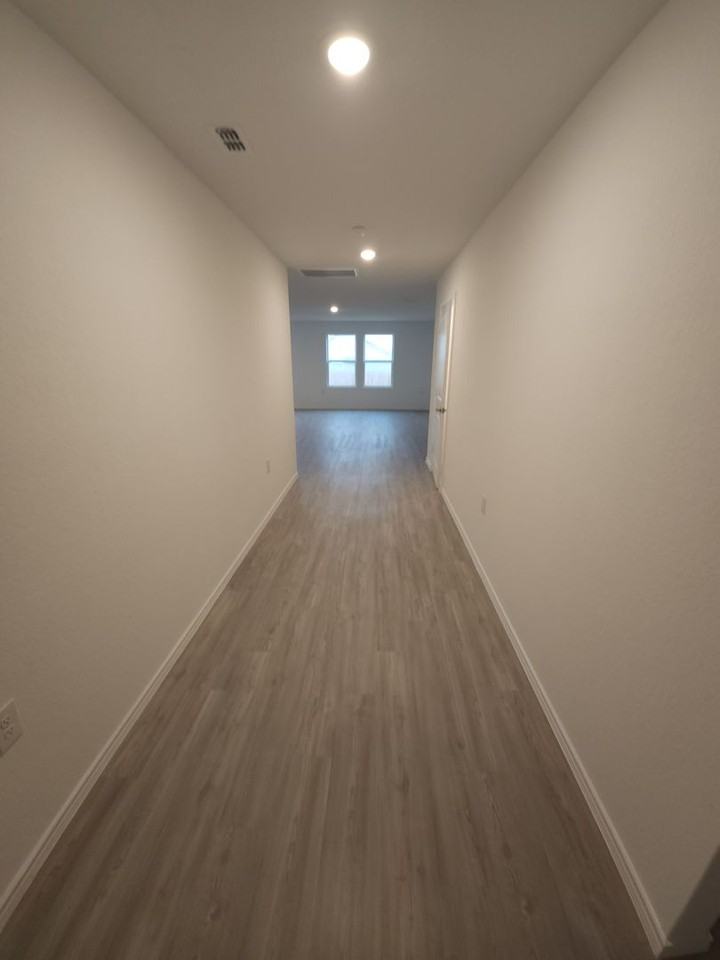 10018 Kersey Ml - Photo 4 of 32