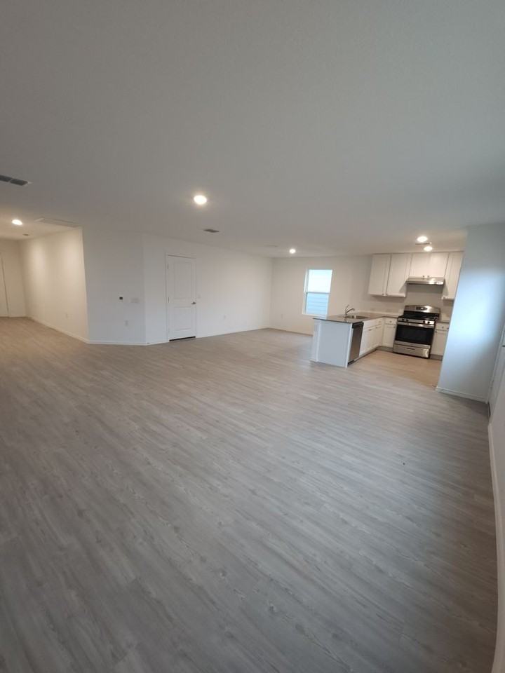 10018 Kersey Ml - Photo 6 of 32