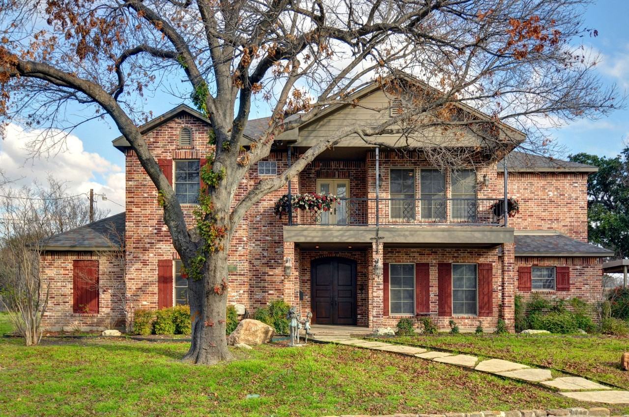 3407 Penticost St - Photo 2 of 39