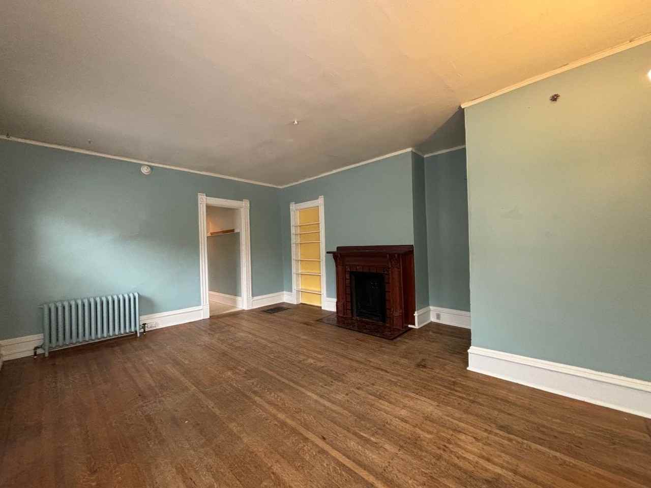 2652 Bryant Ave S - Photo 4 of 29