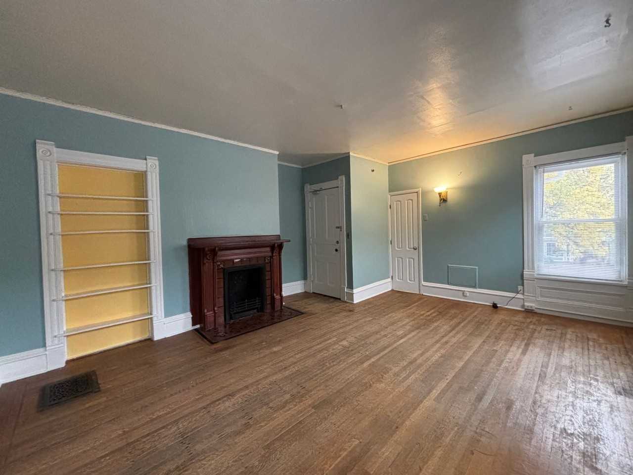 2652 Bryant Ave S - Photo 3 of 29