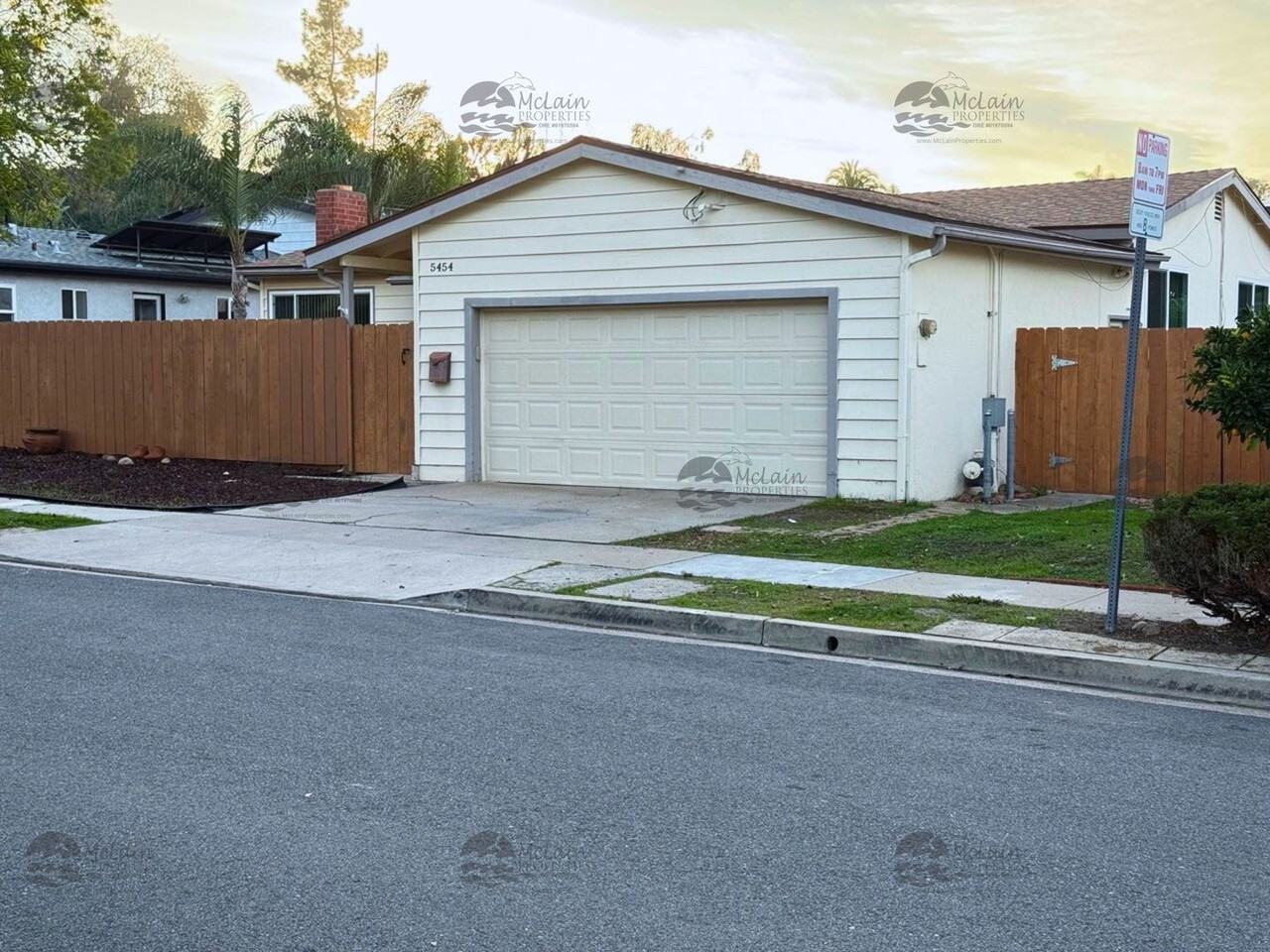 5454 Hewlett Dr - Photo 2 of 44