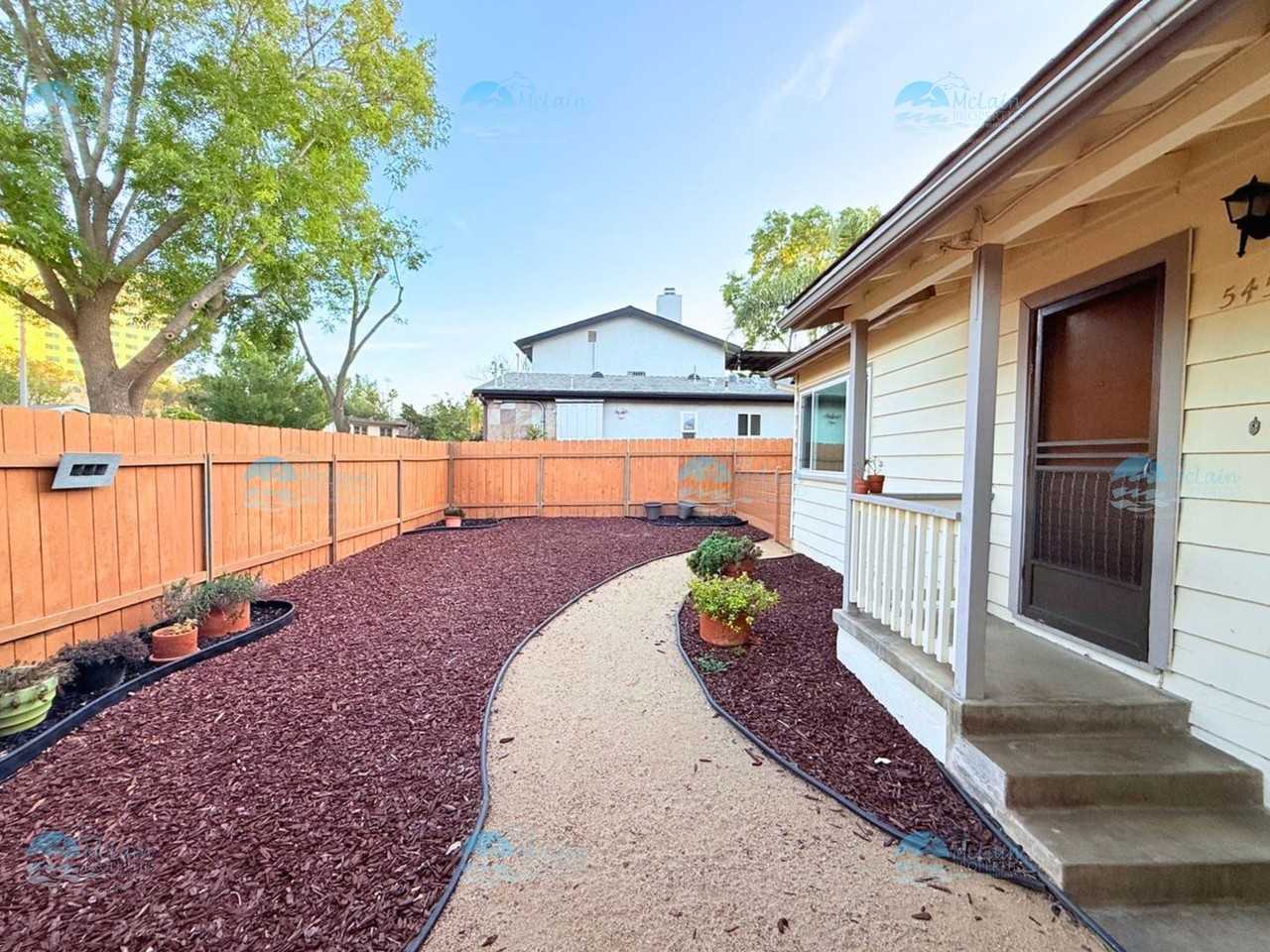 5454 Hewlett Dr - Photo 6 of 44