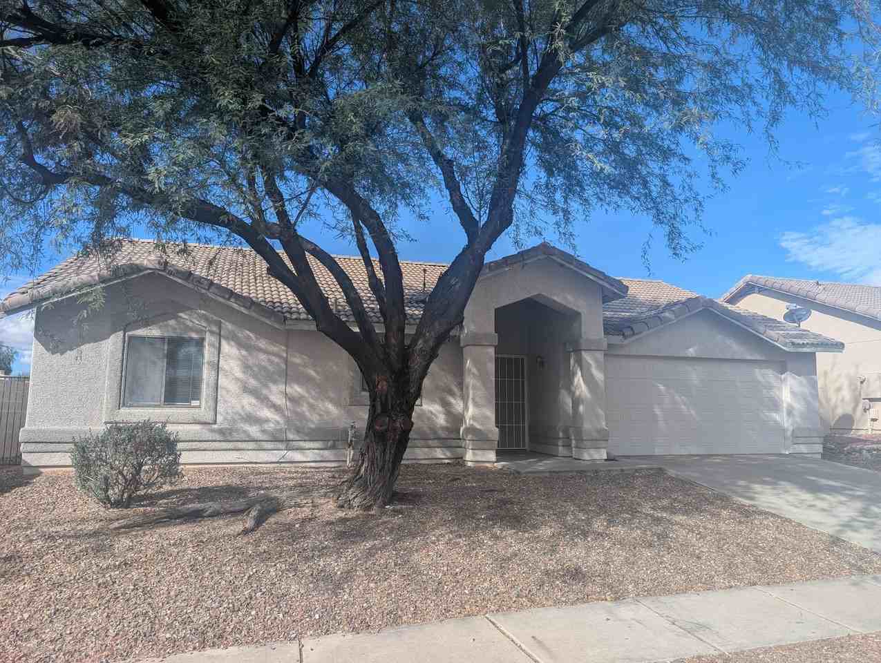 9483 E Ashford Dr - Photo 2 of 24