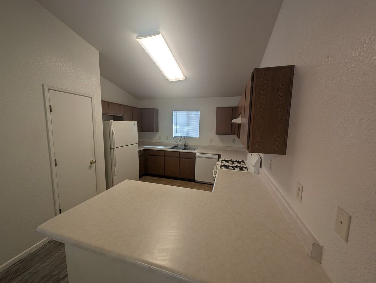 9483 E Ashford Dr - Photo 4 of 24