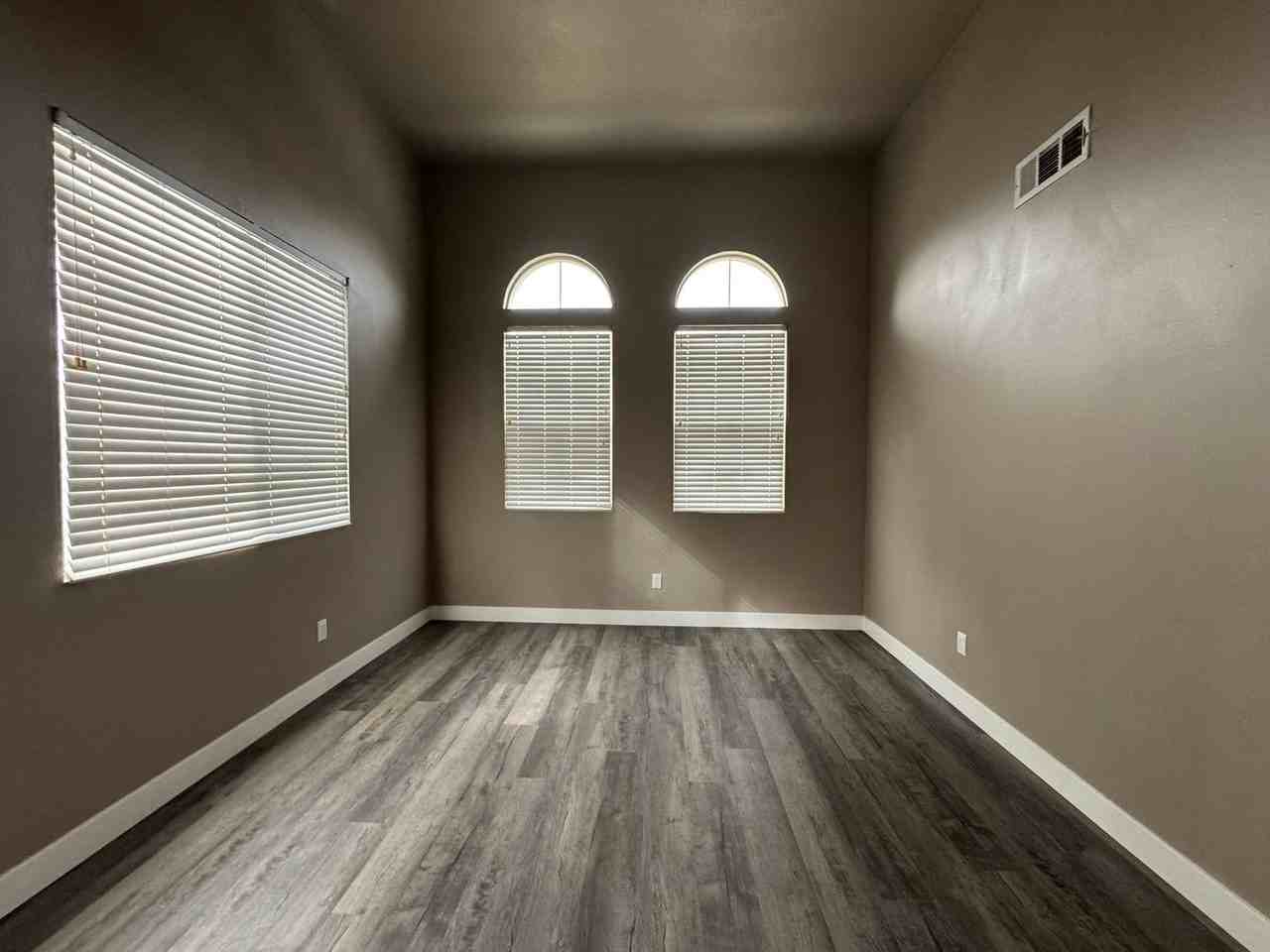 1608 Gazebo Ln - Photo 2 of 25