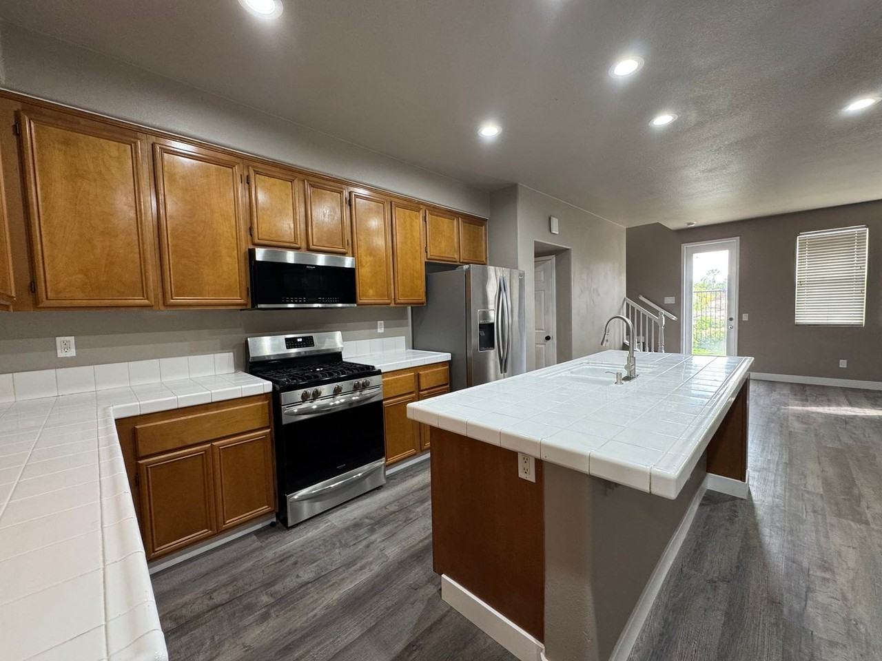 1608 Gazebo Ln - Photo 4 of 25