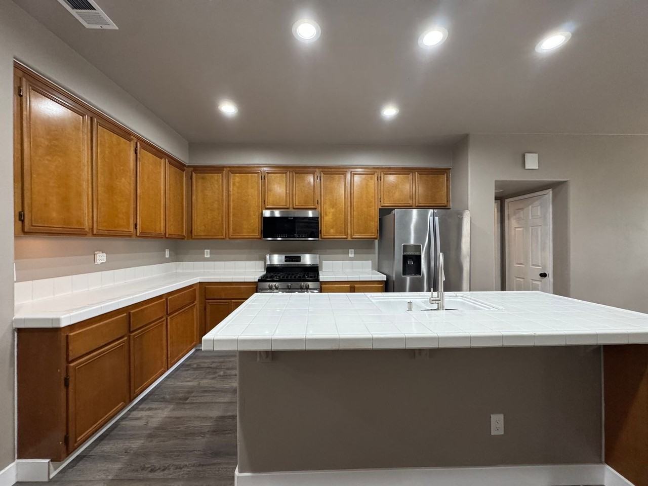 1608 Gazebo Ln - Photo 5 of 25