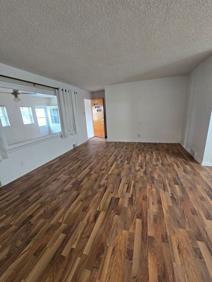 260 S Pennsylvania Ave - Photo 3 of 21