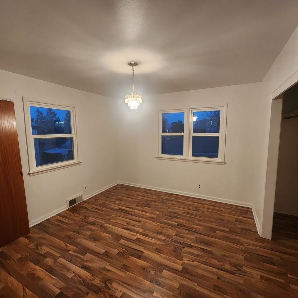 260 S Pennsylvania Ave - Photo 7 of 21