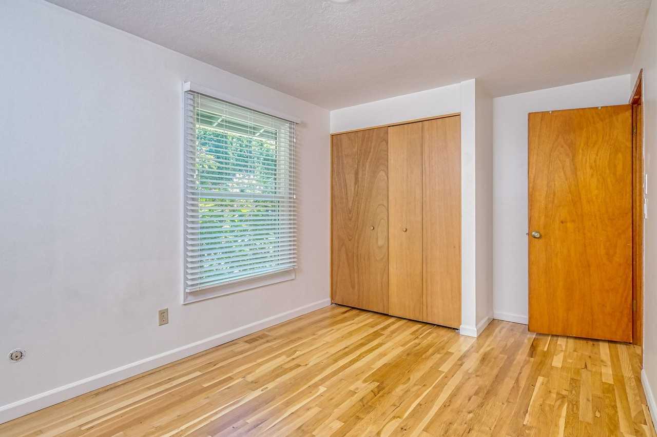 4215 Ne 132nd Pl - Photo 5 of 14