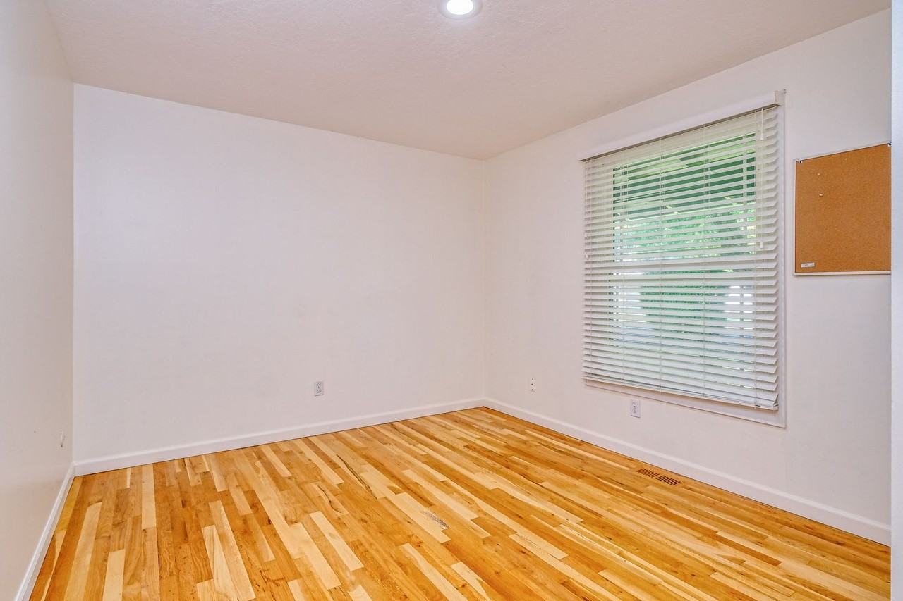 4215 Ne 132nd Pl - Photo 6 of 14