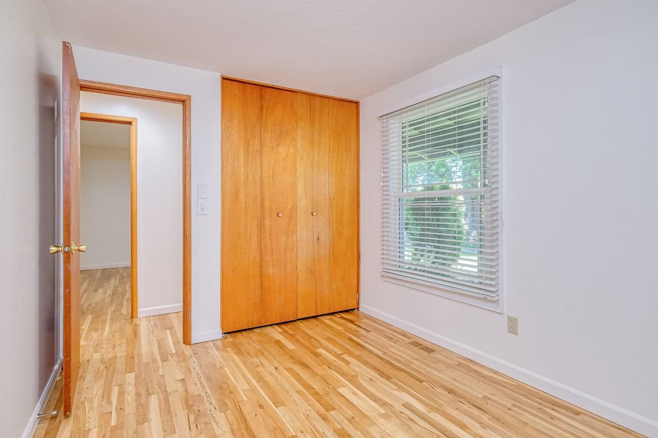 4215 Ne 132nd Pl - Photo 7 of 14