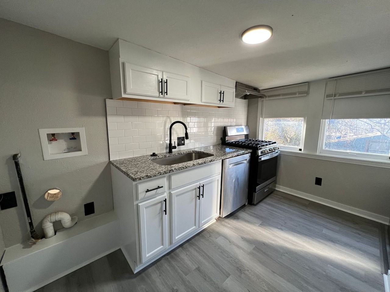 572 1/2 S Crescent Ave - Photo 5 of 13