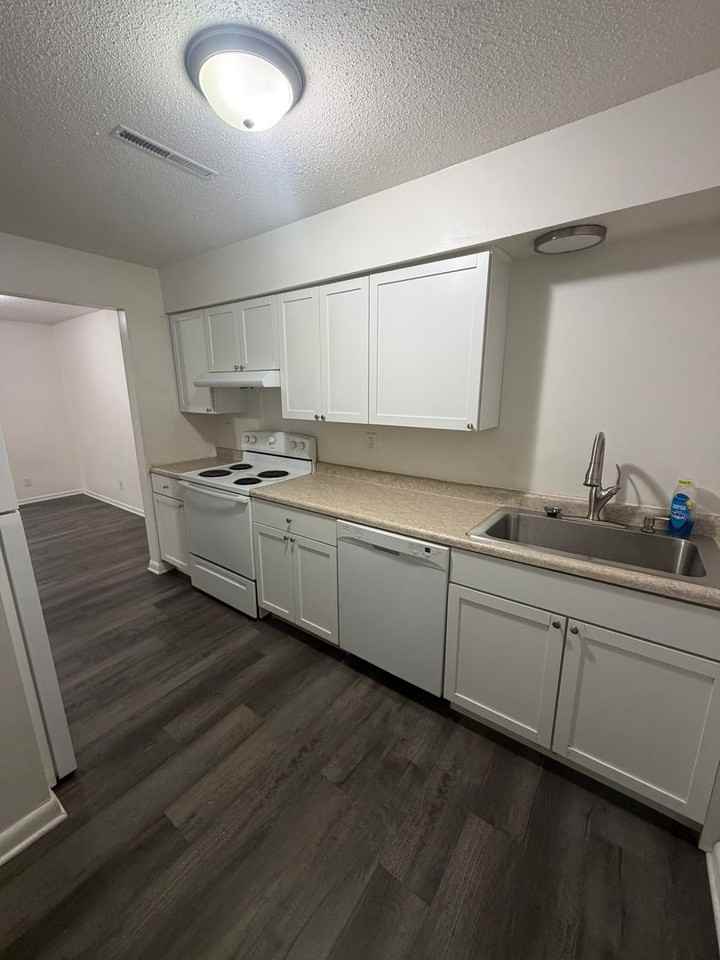 3401 46th Ave - Photo 4 of 12