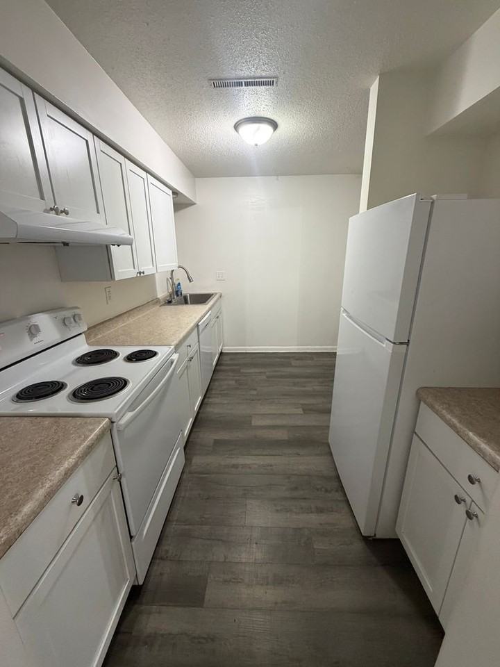 3401 46th Ave - Photo 5 of 12