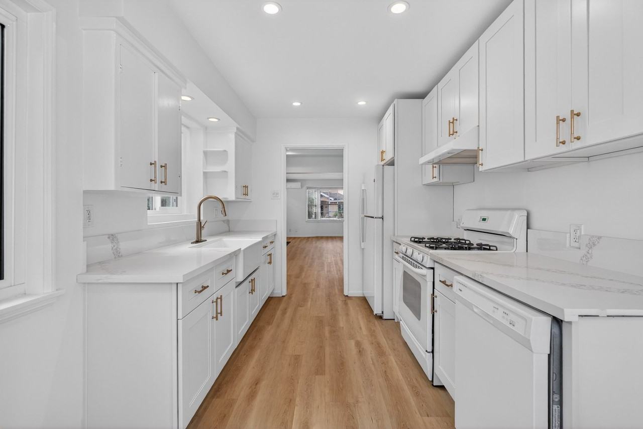 242 Claremont Ave - Photo 4 of 41