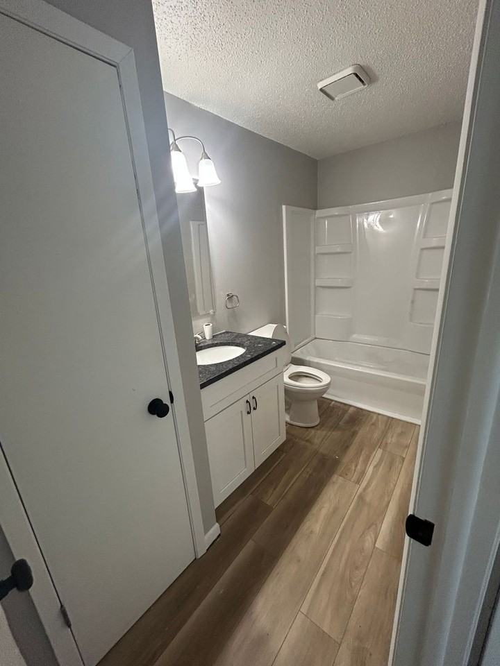 1409 Sunset Dr #203 - Photo 2 of 5