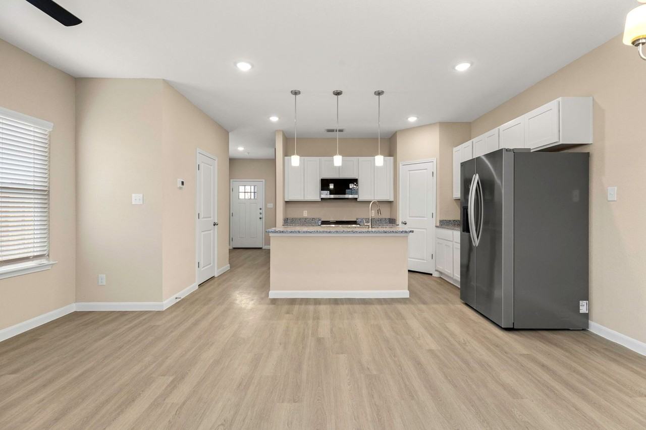 2810 Airmen Dr #101 - Photo 4 of 29