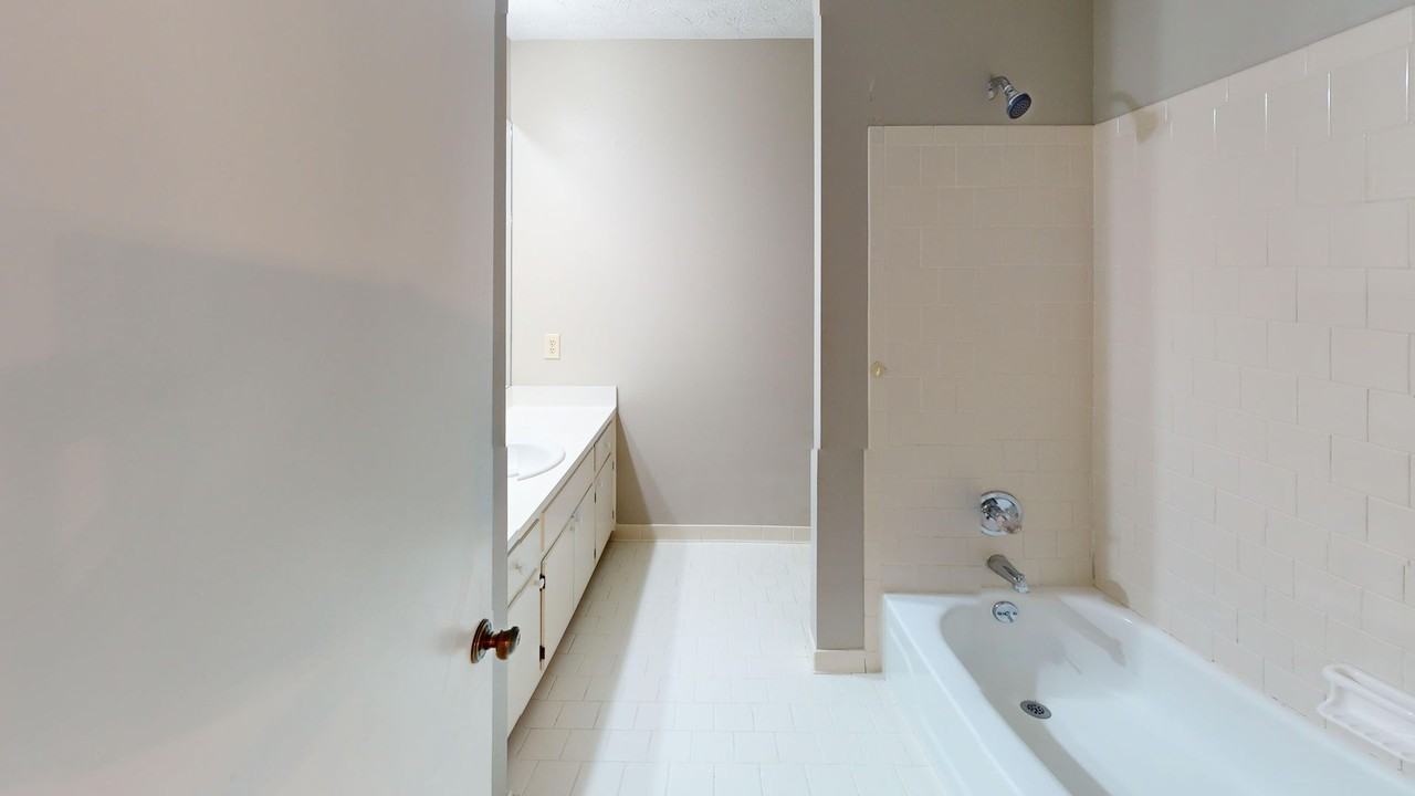 6009 Oldcastle Pl - Photo 3 of 15