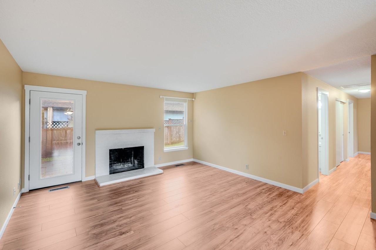 11592 Se 56th Ave - Photo 3 of 13