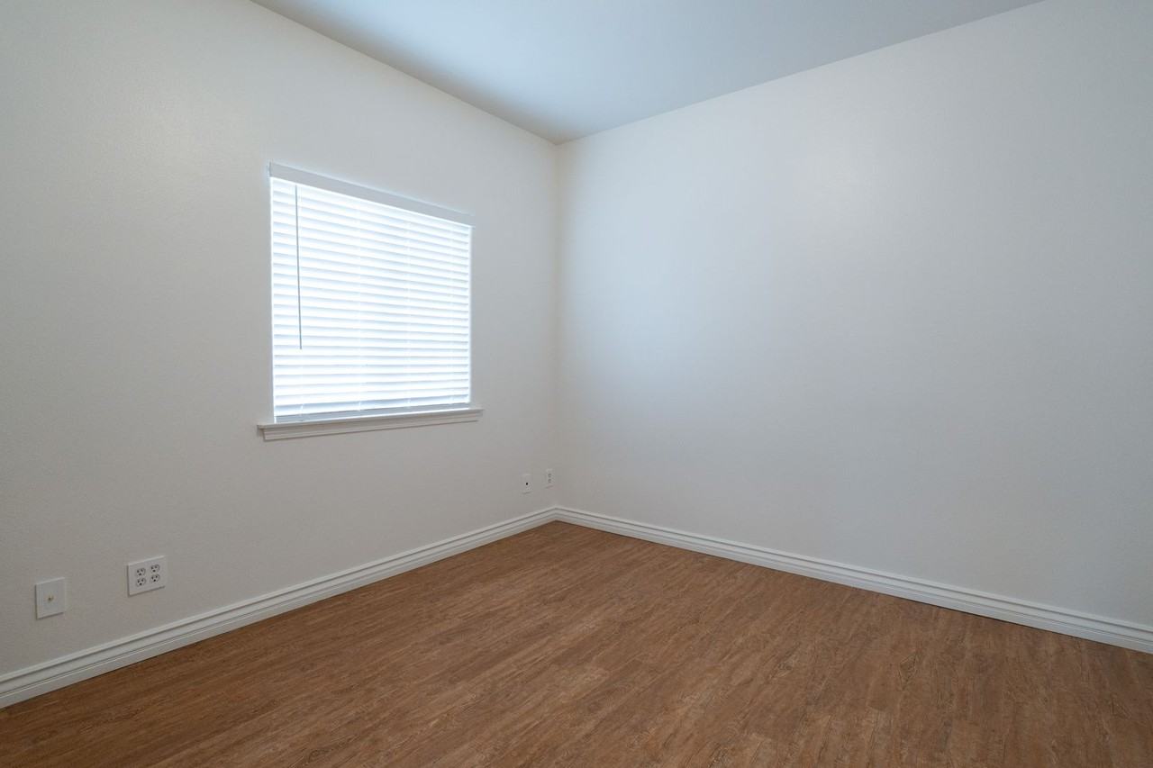 125 Diamond St #H - Photo 4 of 36