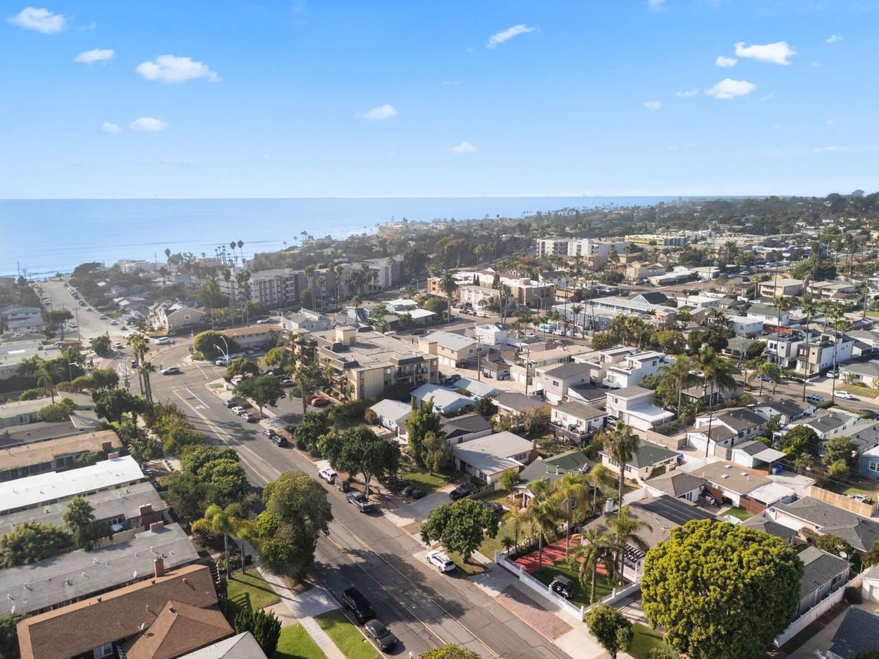 864 Loring St - Photo 2 of 32