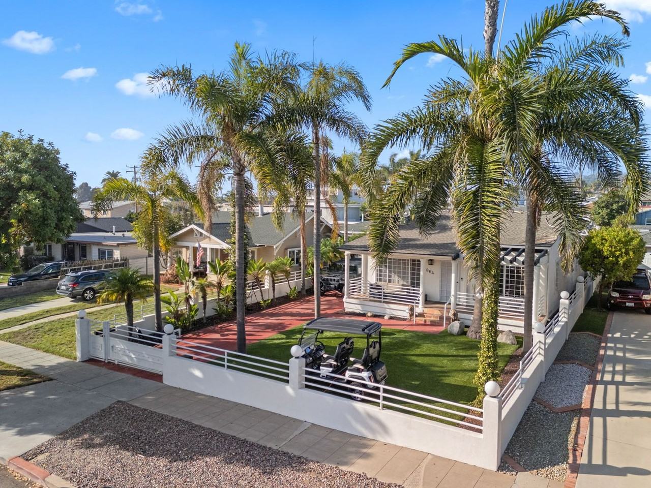 864 Loring St - Photo 3 of 32