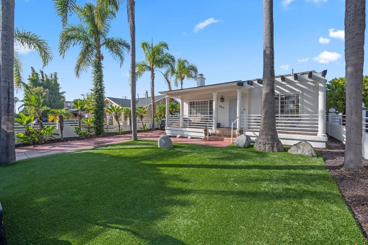 864 Loring St - Photo 5 of 32