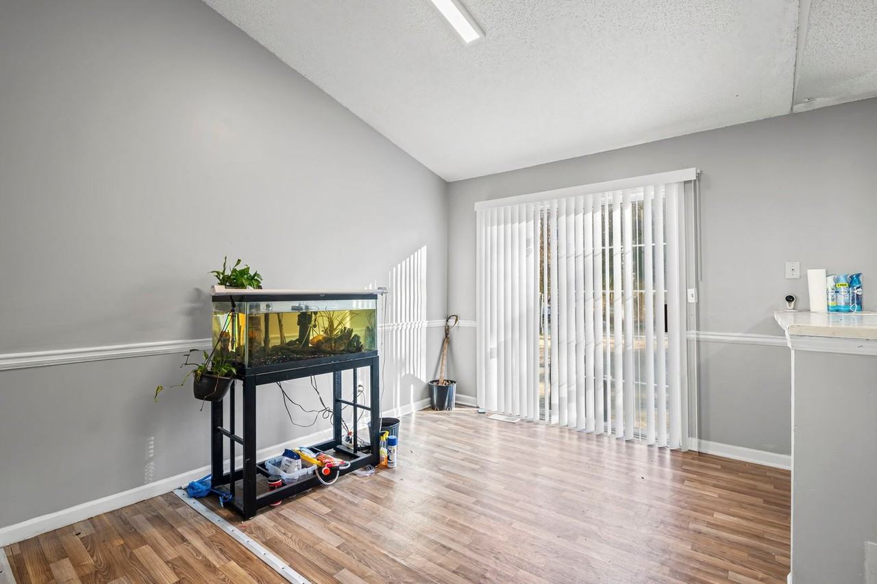 5626 Pine Gate Dr - Photo 7 of 33