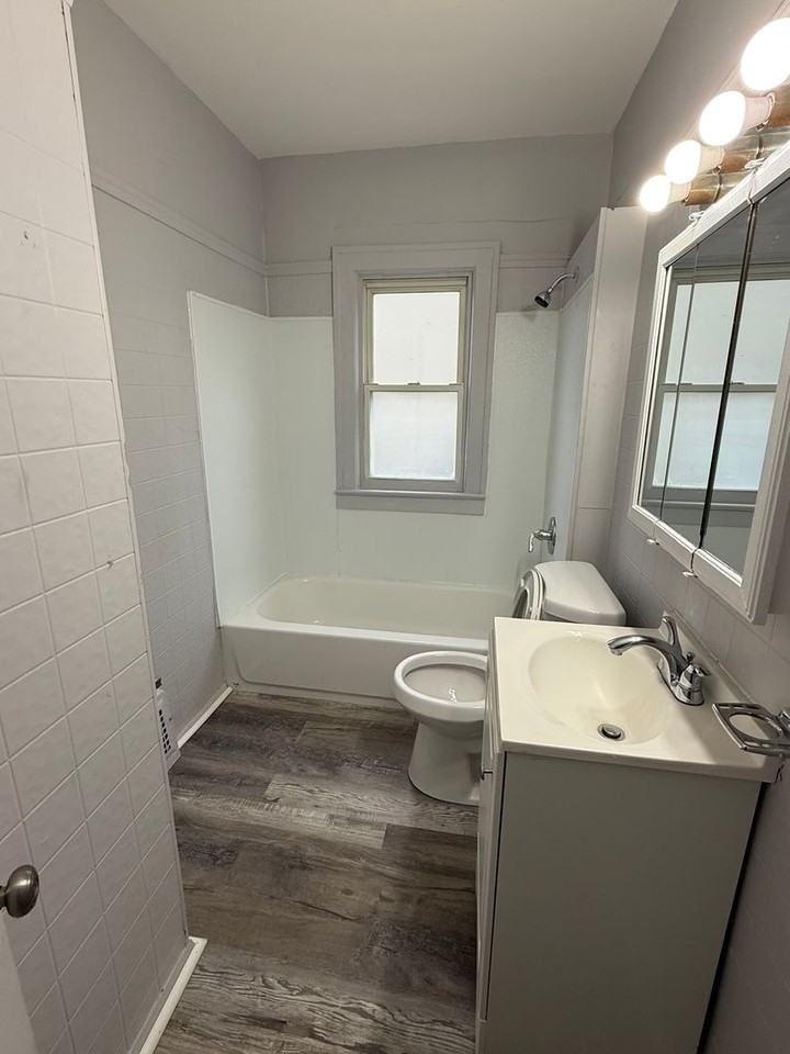 12613 Revere Ave - Photo 3 of 13