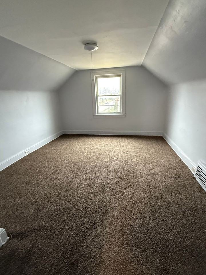 12613 Revere Ave - Photo 6 of 13