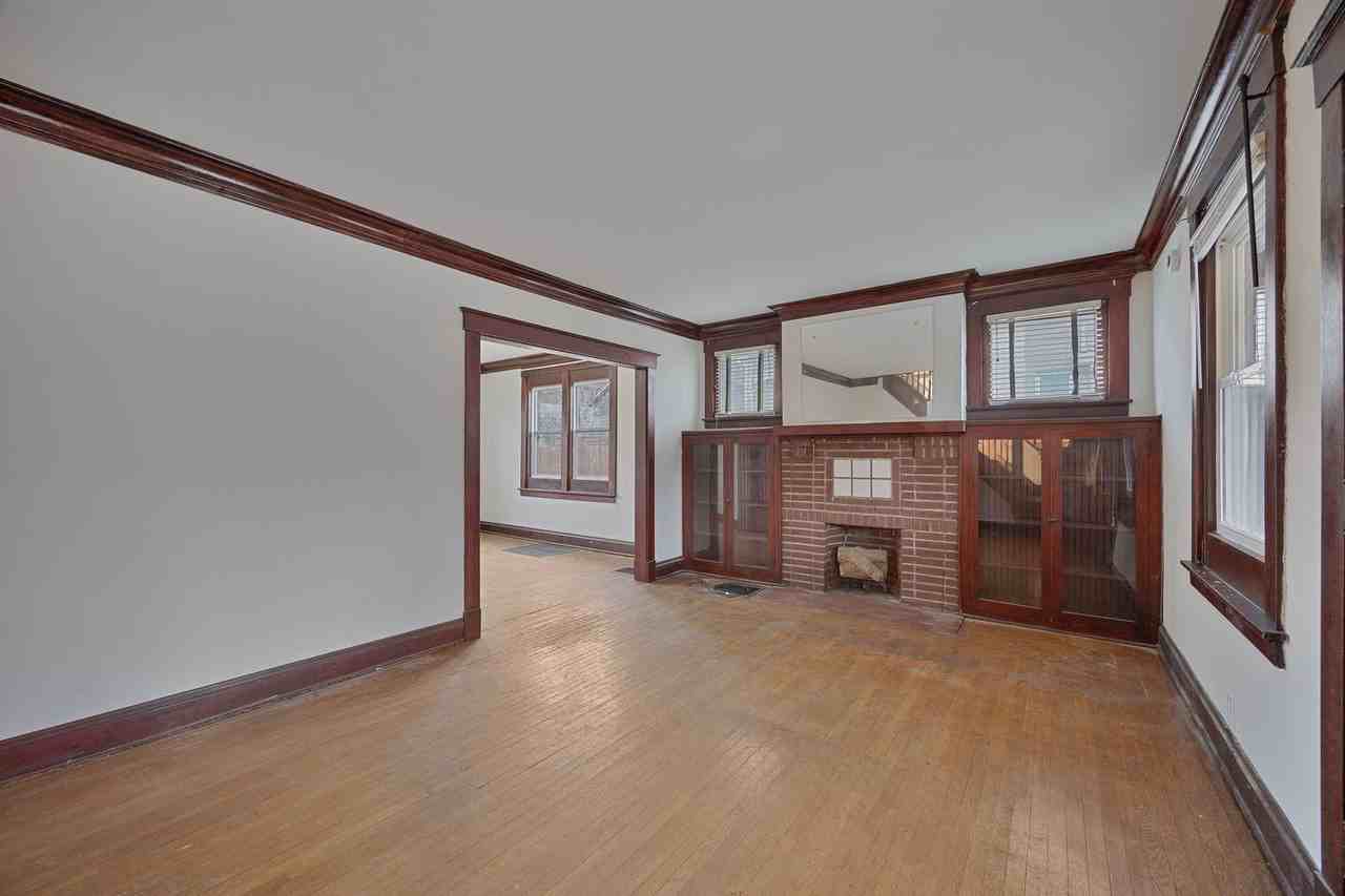 4779 Dale Ave - Photo 4 of 28