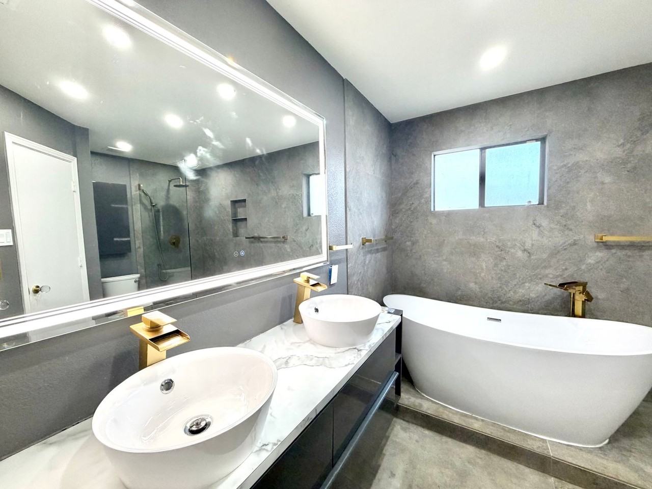 923 Wayne Ave - Photo 7 of 12