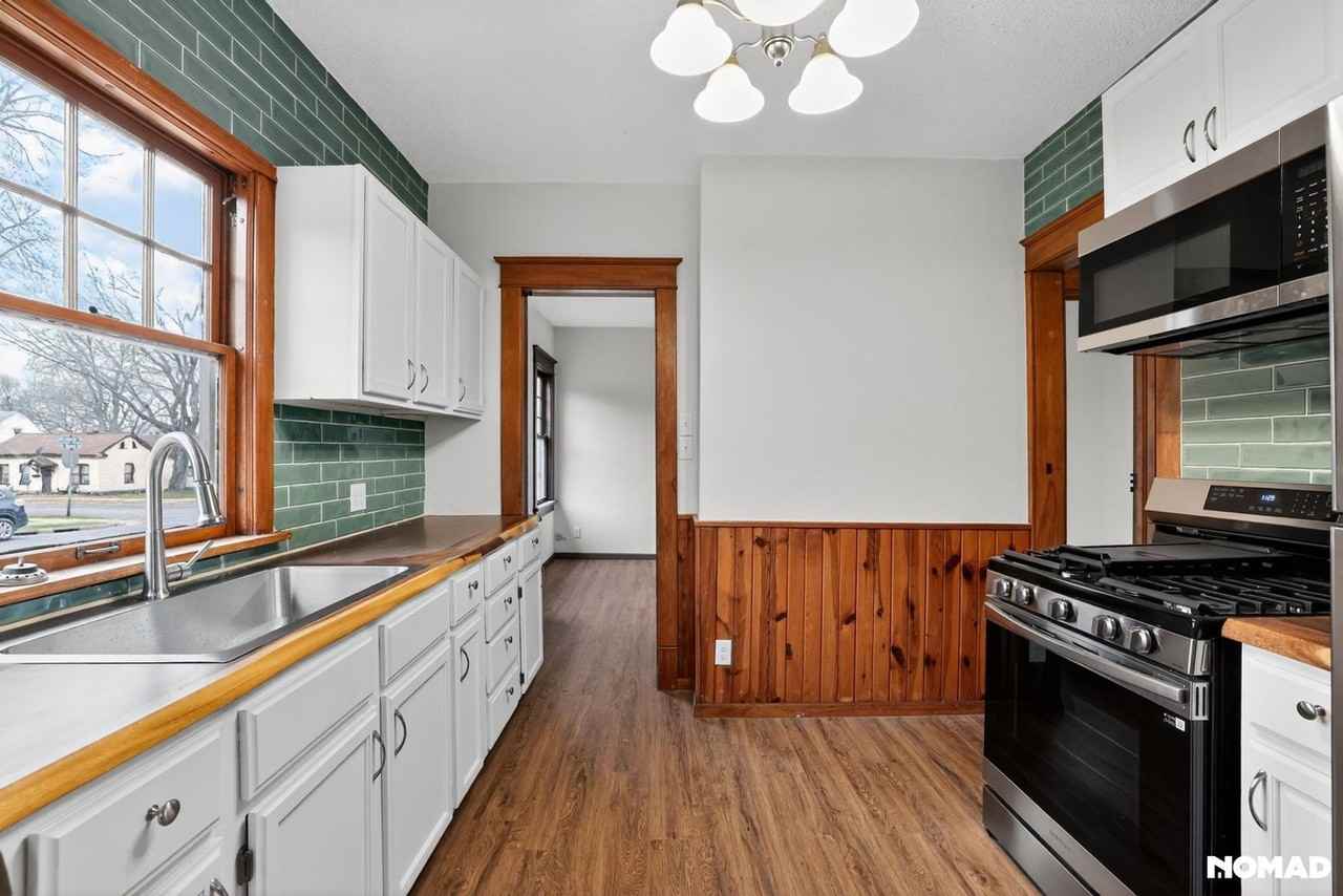 329 S 2nd St - Photo 3 of 32