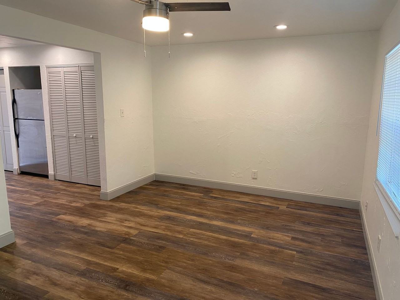 3160 E Riverside Dr - Photo 2 of 14