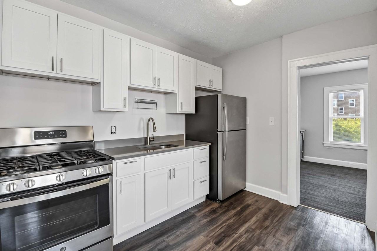 12002 Lake Ave - Photo 2 of 15