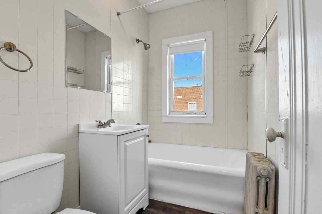 12002 Lake Ave - Photo 4 of 15