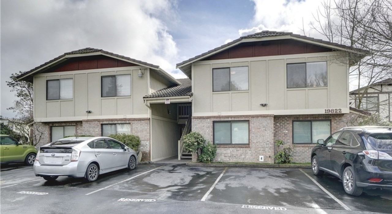 19822 Military Rd S - Photo 2 of 32