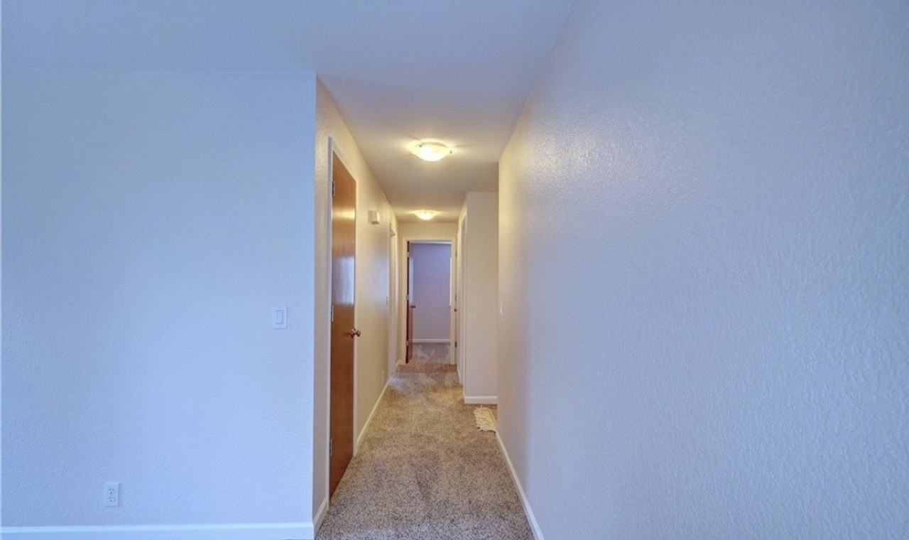 19822 Military Rd S - Photo 6 of 32