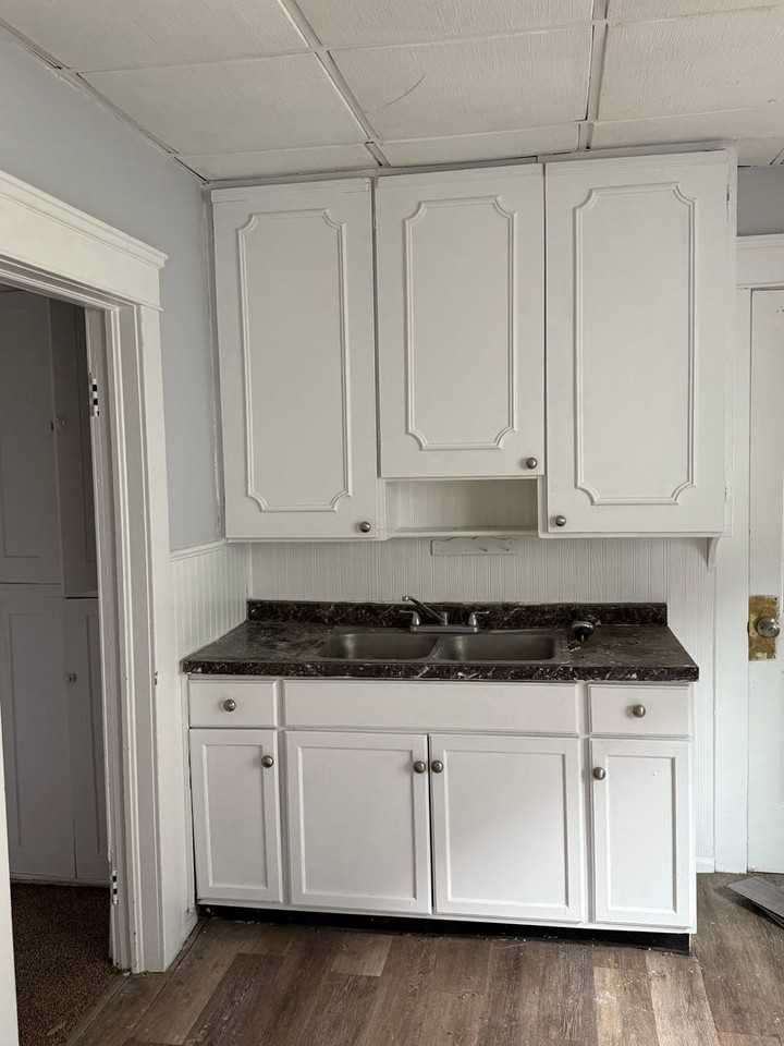 3819 E 54th St - Photo 4 of 7